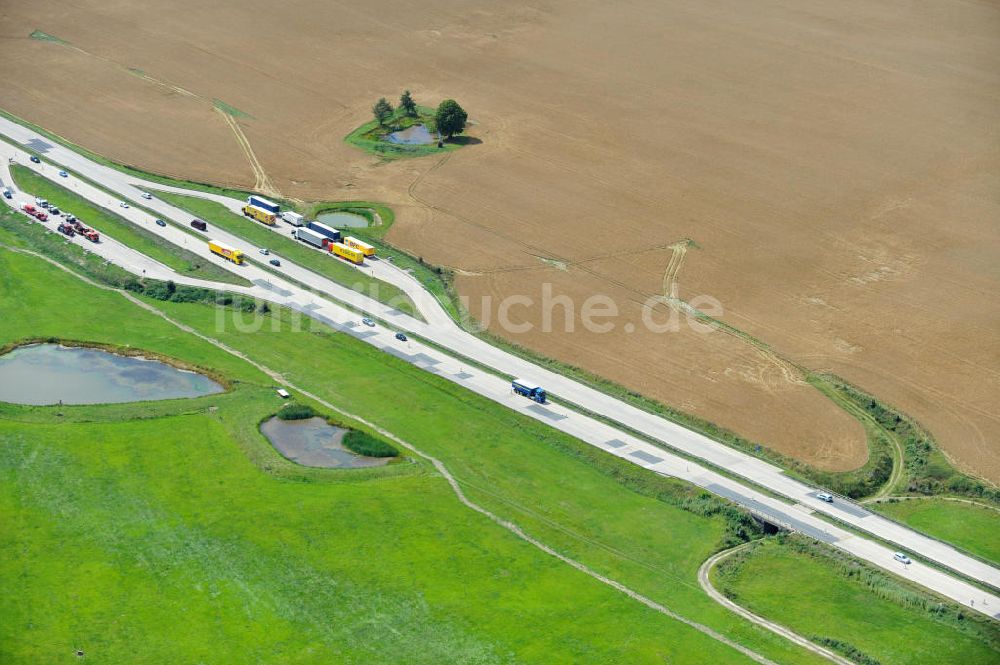 Görkwitz von oben - Bauwerke und Streckenführung der BAB Bundesautobahn A9 bei Görkwitz in Thüringen