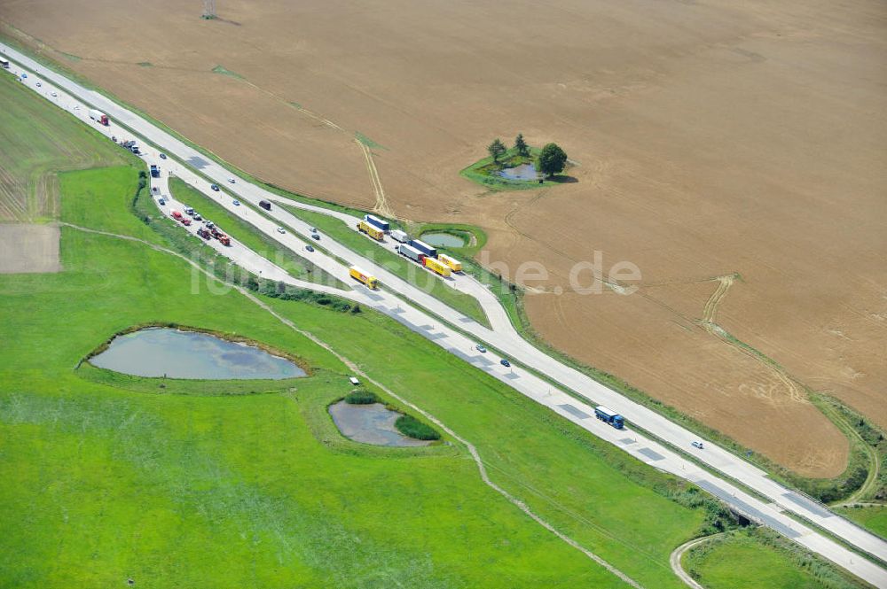 Görkwitz aus der Vogelperspektive: Bauwerke und Streckenführung der BAB Bundesautobahn A9 bei Görkwitz in Thüringen