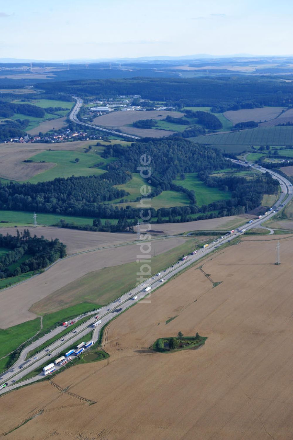 Luftaufnahme Görkwitz - Bauwerke und Streckenführung der BAB Bundesautobahn A9 bei Görkwitz in Thüringen