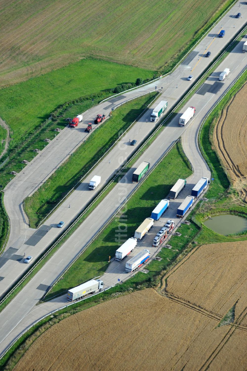 Görkwitz von oben - Bauwerke und Streckenführung der BAB Bundesautobahn A9 bei Görkwitz in Thüringen