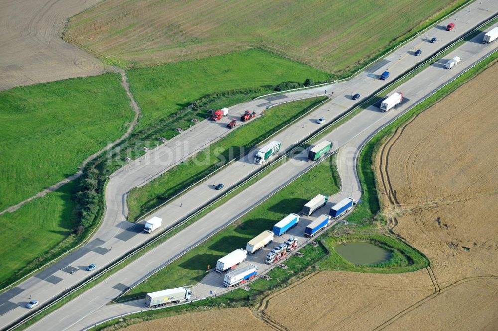 Görkwitz aus der Vogelperspektive: Bauwerke und Streckenführung der BAB Bundesautobahn A9 bei Görkwitz in Thüringen