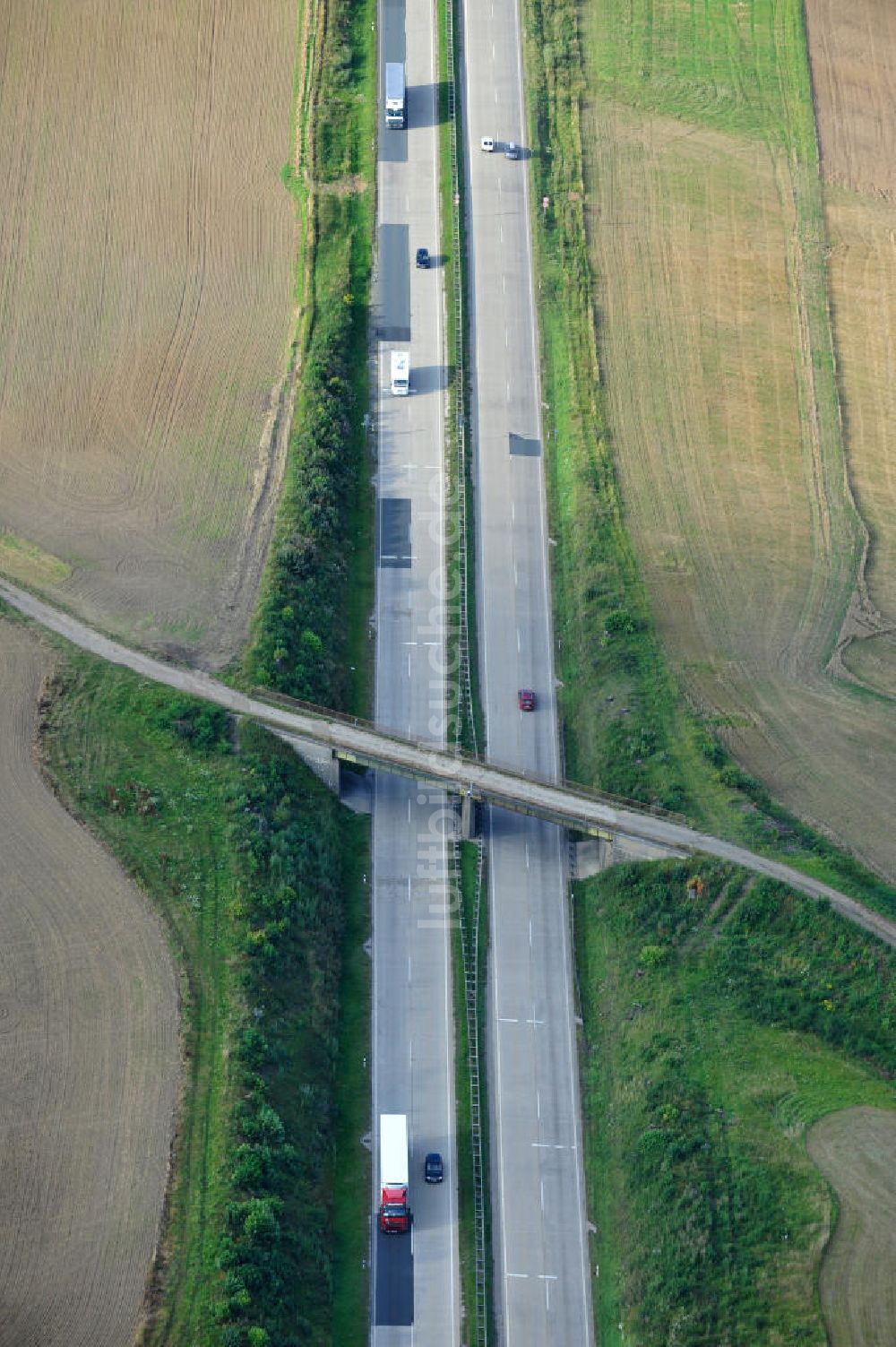 Luftbild Görkwitz - Bauwerke und Streckenführung der BAB Bundesautobahn A9 bei Görkwitz in Thüringen