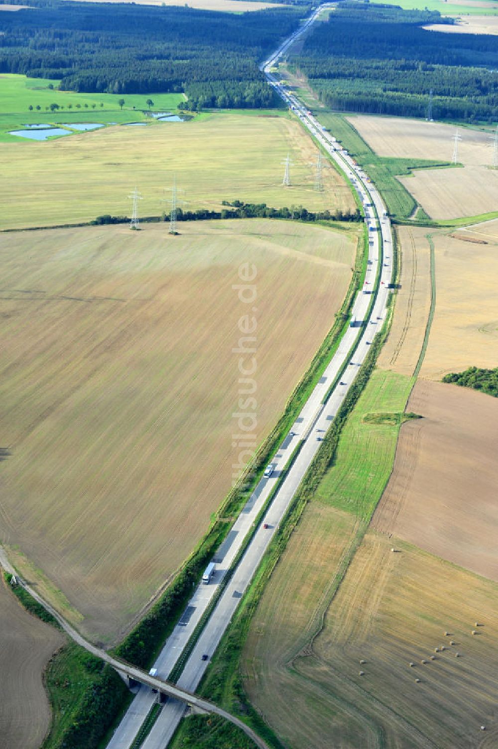 Luftaufnahme Görkwitz - Bauwerke und Streckenführung der BAB Bundesautobahn A9 bei Görkwitz in Thüringen