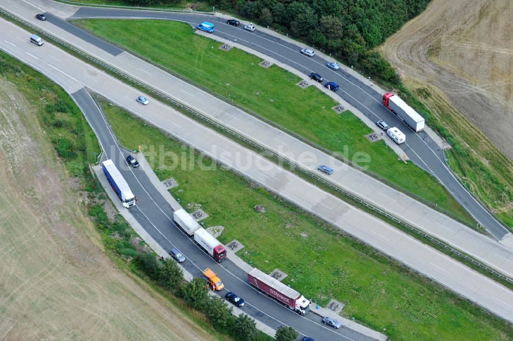 Luftbild Köthnitz - Bauwerke und Streckenführung der BAB Bundesautobahn A9 bei Köthnitz in Thüringen