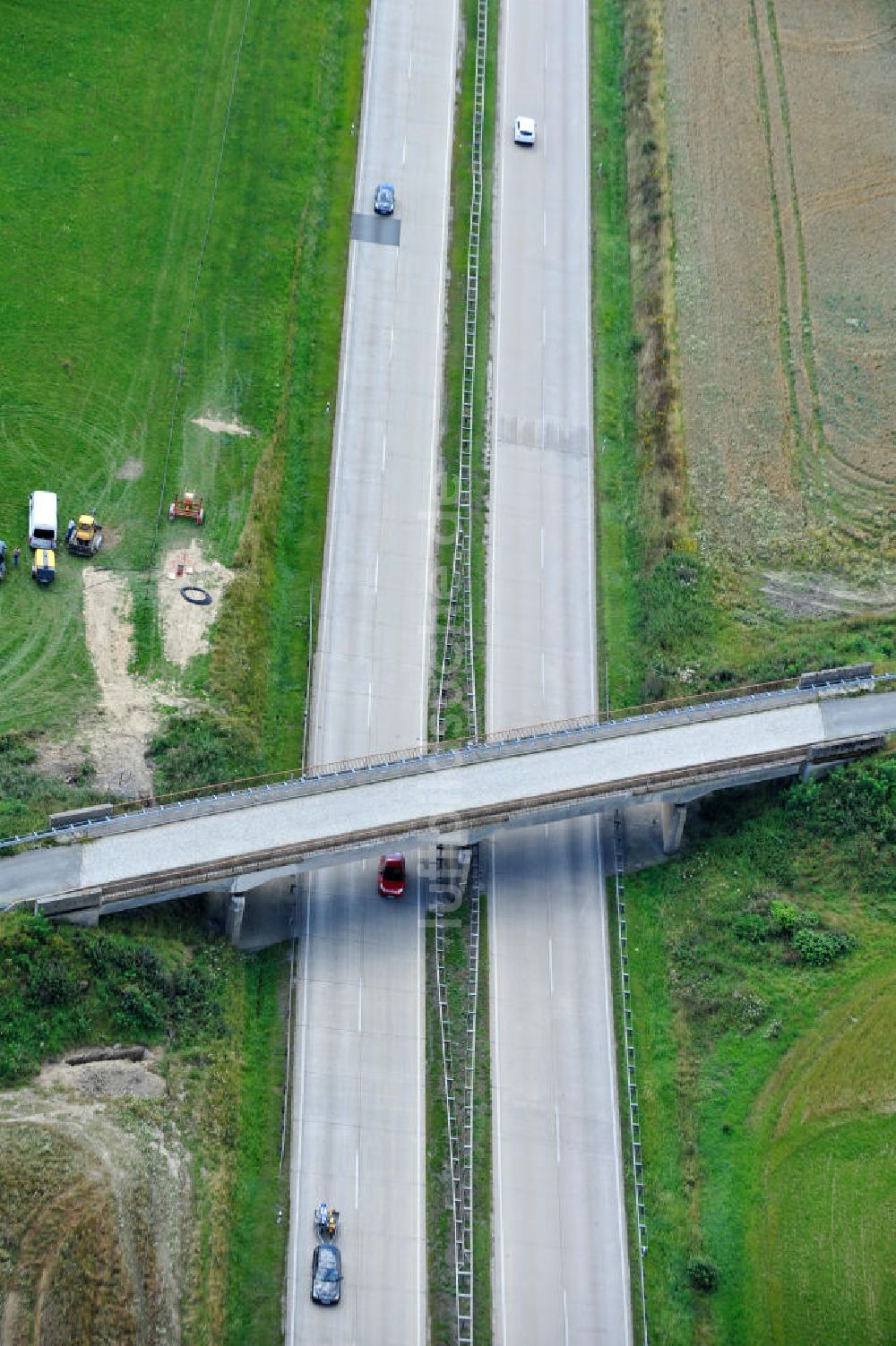 Luftbild Köthnitz - Bauwerke und Streckenführung der BAB Bundesautobahn A9 bei Köthnitz in Thüringen