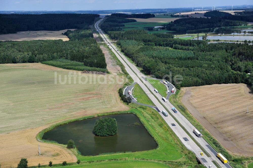 Köthnitz von oben - Bauwerke und Streckenführung der BAB Bundesautobahn A9 bei Köthnitz in Thüringen