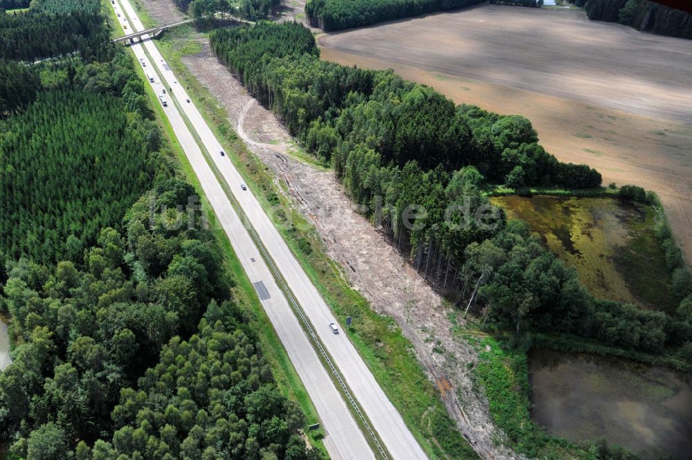 Luftaufnahme Köthnitz - Bauwerke und Streckenführung der BAB Bundesautobahn A9 bei Köthnitz in Thüringen