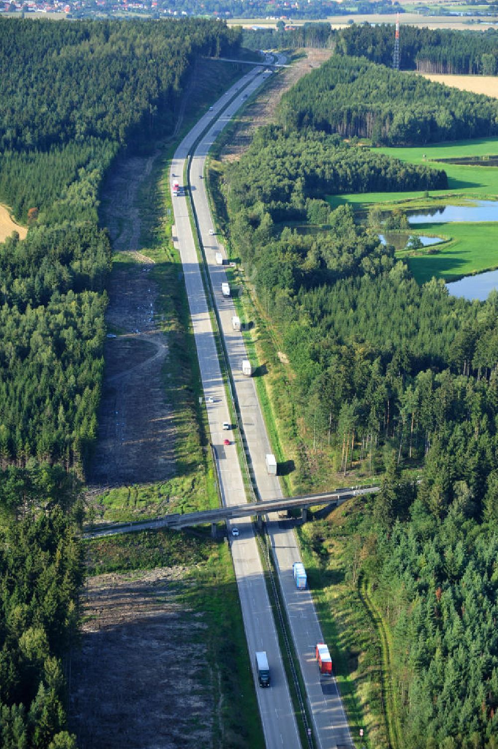 Luftbild Köthnitz - Bauwerke und Streckenführung der BAB Bundesautobahn A9 bei Köthnitz in Thüringen