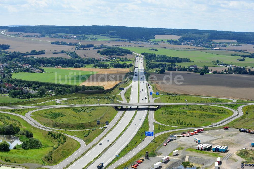 Luftbild Oberpöllnitz - Bauwerke und Streckenführung der BAB Bundesautobahn A9 bei Oberpöllnitz in Thüringen