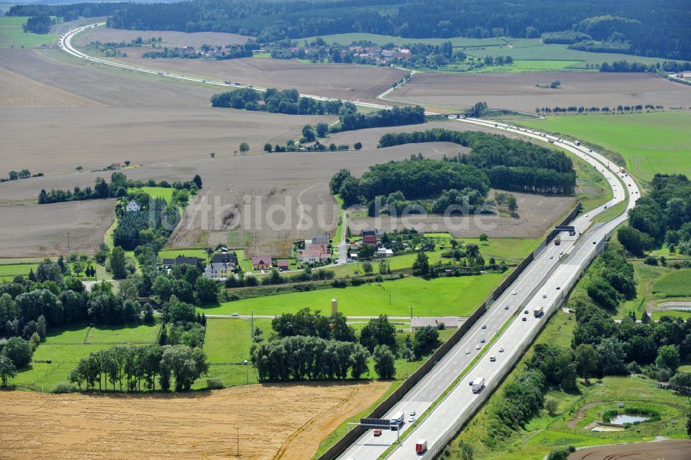 Oberpöllnitz von oben - Bauwerke und Streckenführung der BAB Bundesautobahn A9 bei Oberpöllnitz in Thüringen