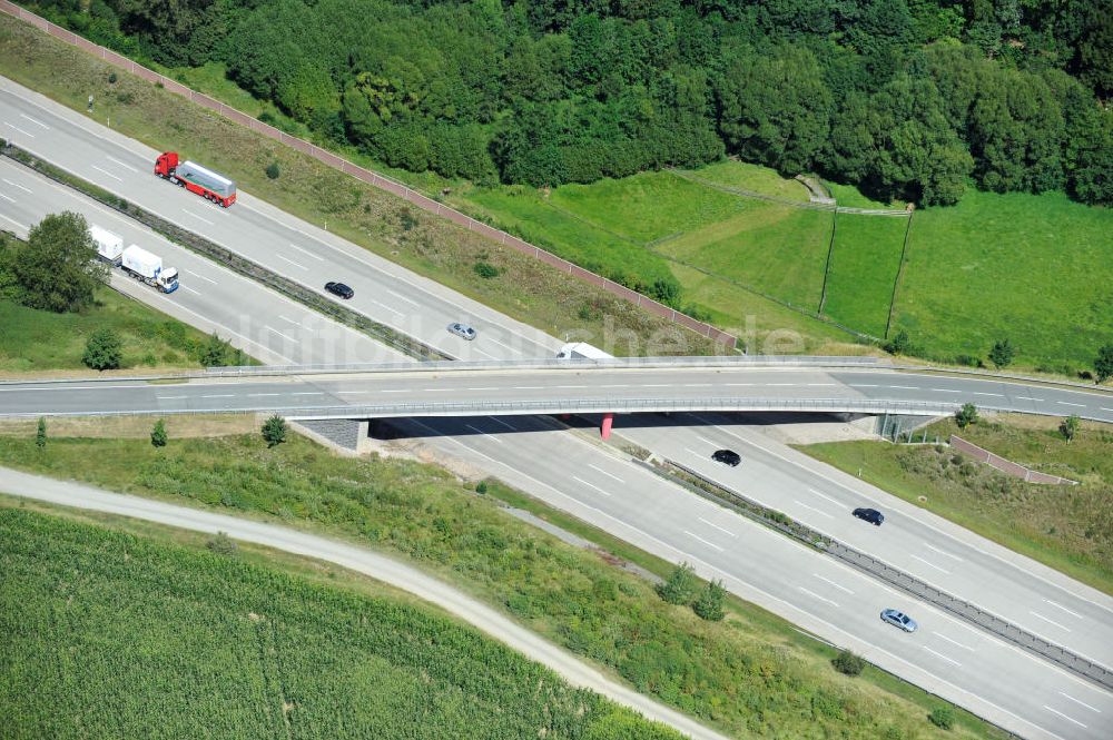 Luftbild Oschitz - Bauwerke und Streckenführung der BAB Bundesautobahn A9 bei Oschitz in Thüringen