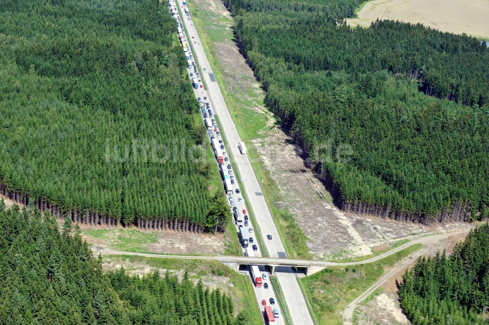 Pahnstangen aus der Vogelperspektive: Bauwerke und Streckenführung der BAB Bundesautobahn A9 bei Pahnstangen in Thüringen