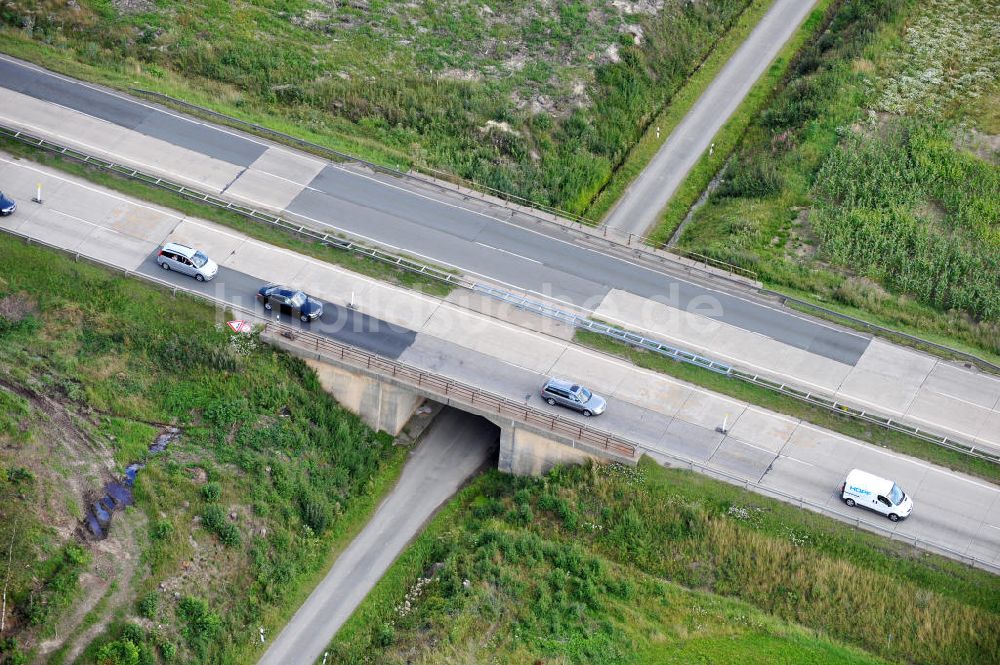 Pahnstangen von oben - Bauwerke und Streckenführung der BAB Bundesautobahn A9 bei Pahnstangen in Thüringen