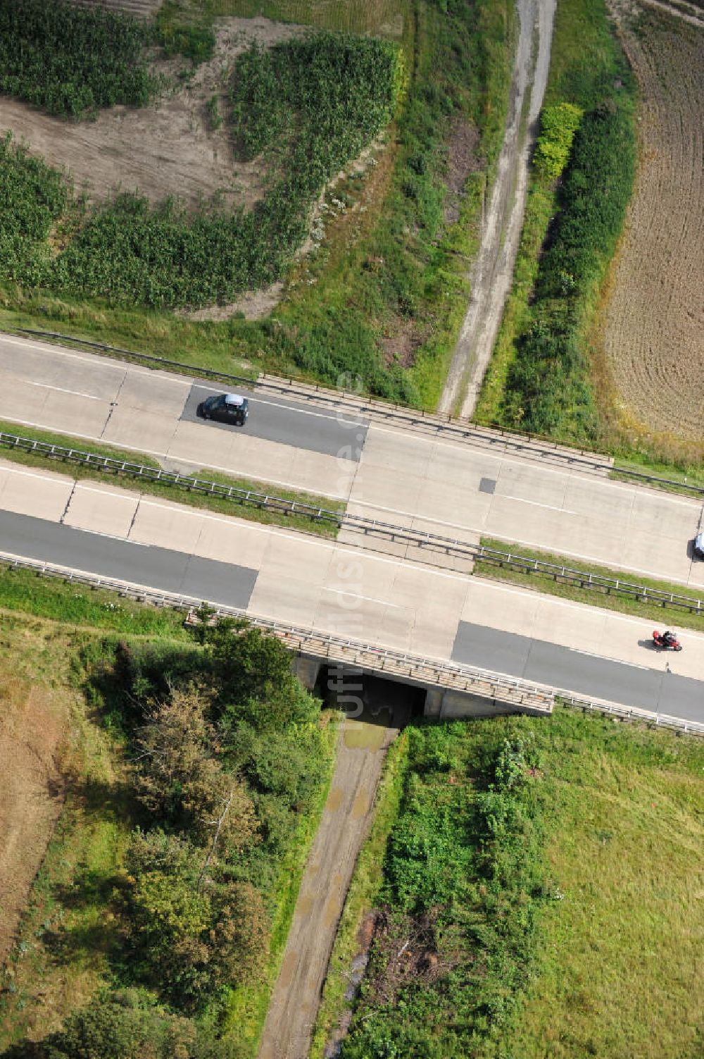 Luftbild Pahnstangen - Bauwerke und Streckenführung der BAB Bundesautobahn A9 bei Pahnstangen in Thüringen