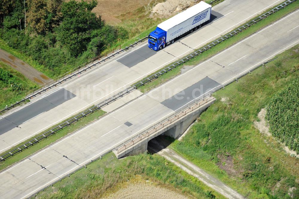 Pahnstangen von oben - Bauwerke und Streckenführung der BAB Bundesautobahn A9 bei Pahnstangen in Thüringen