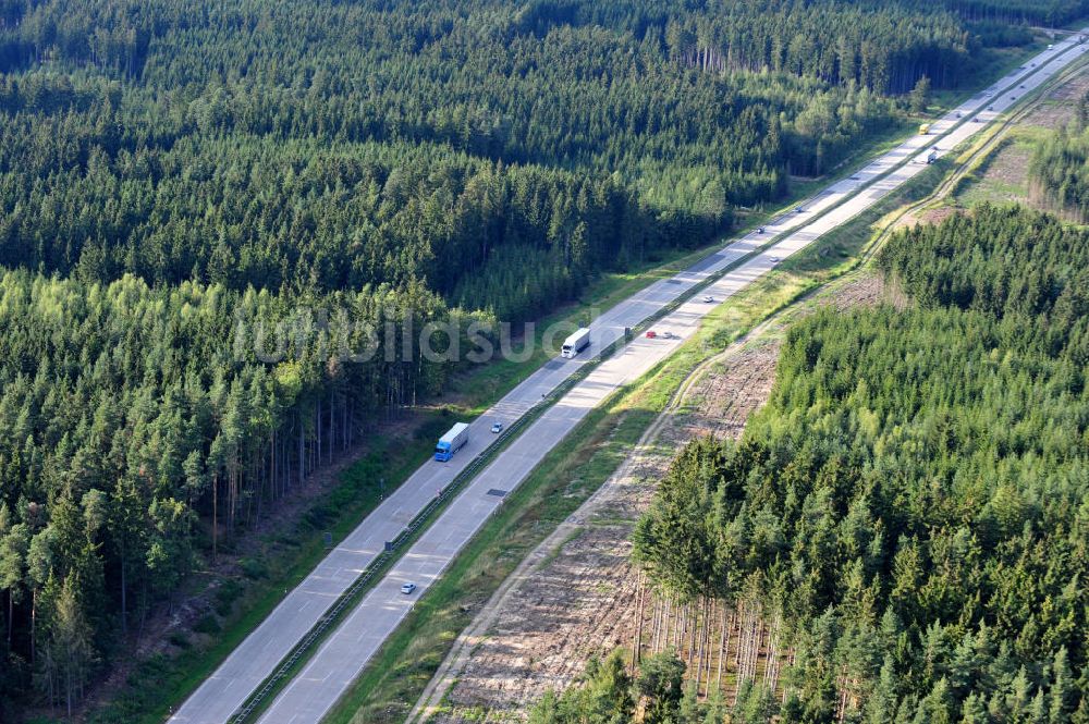 Luftaufnahme Pahnstangen - Bauwerke und Streckenführung der BAB Bundesautobahn A9 bei Pahnstangen in Thüringen