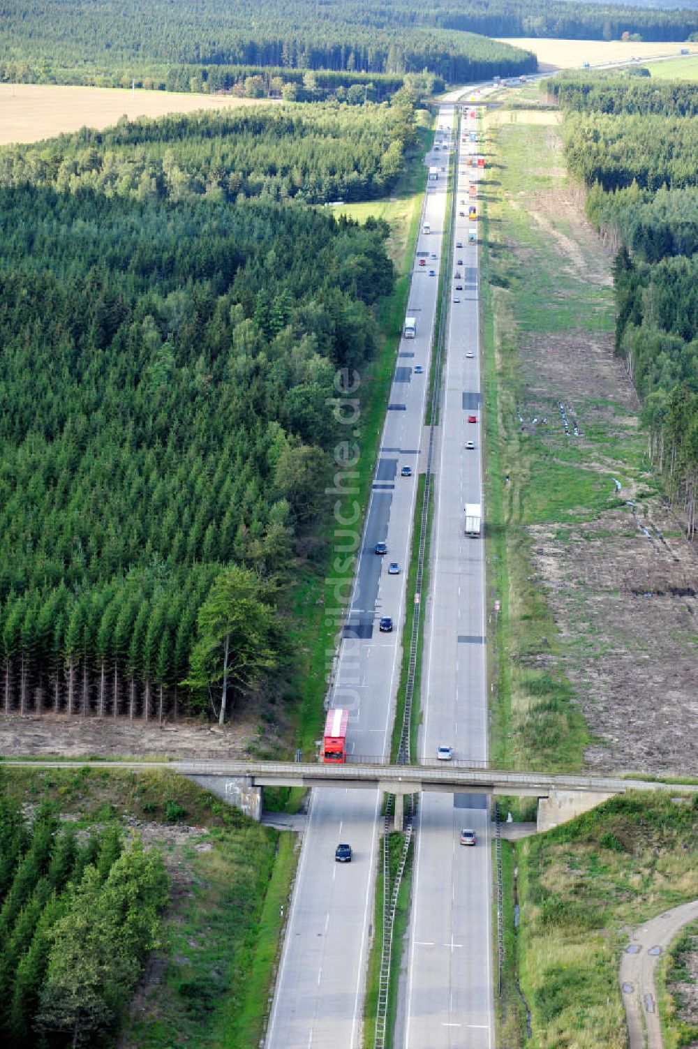 Pahnstangen von oben - Bauwerke und Streckenführung der BAB Bundesautobahn A9 bei Pahnstangen in Thüringen