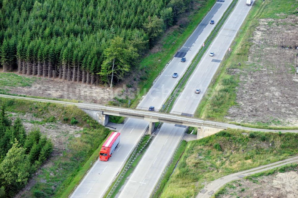 Pahnstangen aus der Vogelperspektive: Bauwerke und Streckenführung der BAB Bundesautobahn A9 bei Pahnstangen in Thüringen