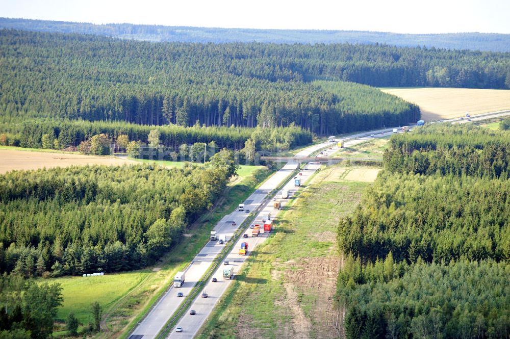 Luftbild Pahnstangen - Bauwerke und Streckenführung der BAB Bundesautobahn A9 bei Pahnstangen in Thüringen