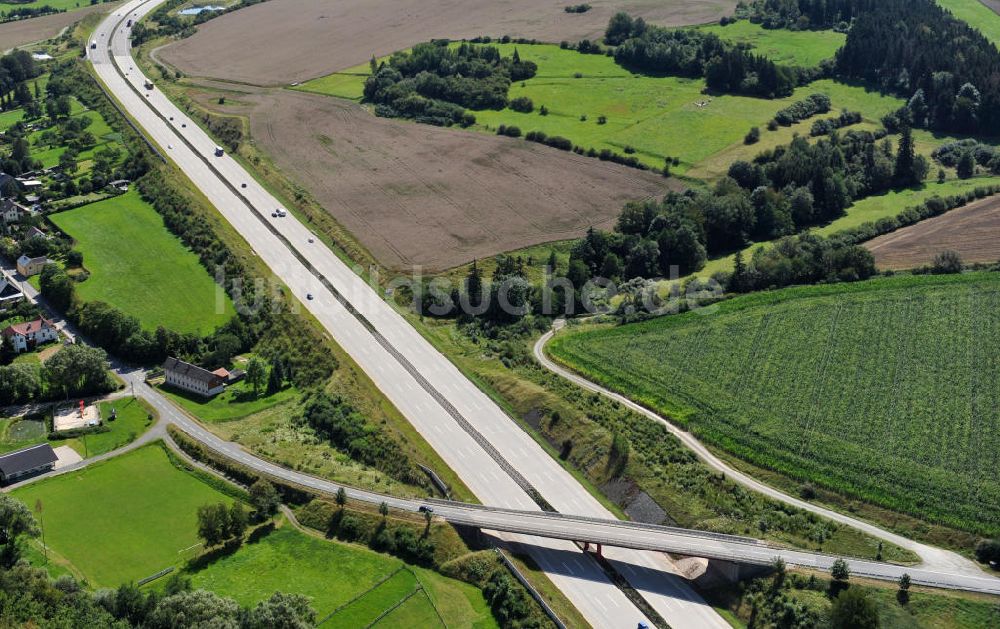 Schleiz aus der Vogelperspektive: Bauwerke und Streckenführung der BAB Bundesautobahn A9 bei Schleiz in Thüringen