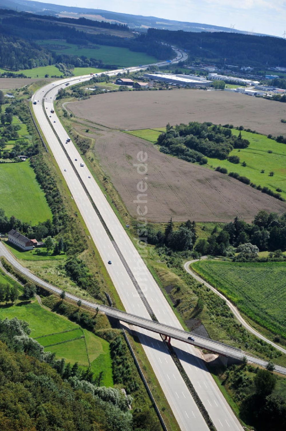 Luftbild Schleiz - Bauwerke und Streckenführung der BAB Bundesautobahn A9 bei Schleiz in Thüringen