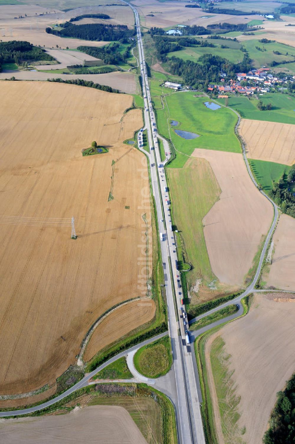 Schleiz aus der Vogelperspektive: Bauwerke und Streckenführung der BAB Bundesautobahn A9 bei Schleiz in Thüringen