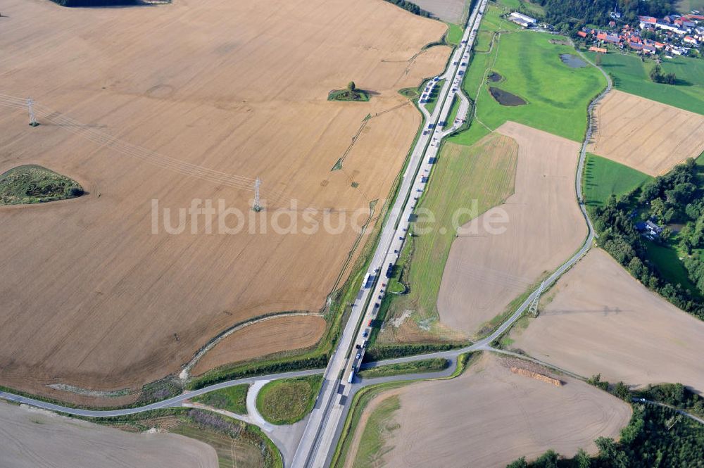 Luftaufnahme Schleiz - Bauwerke und Streckenführung der BAB Bundesautobahn A9 bei Schleiz in Thüringen