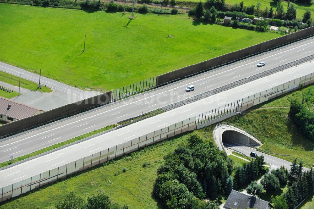 Luftbild Triptis - Bauwerke und Streckenführung der BAB Bundesautobahn A9 bei Triptis in Thüringen