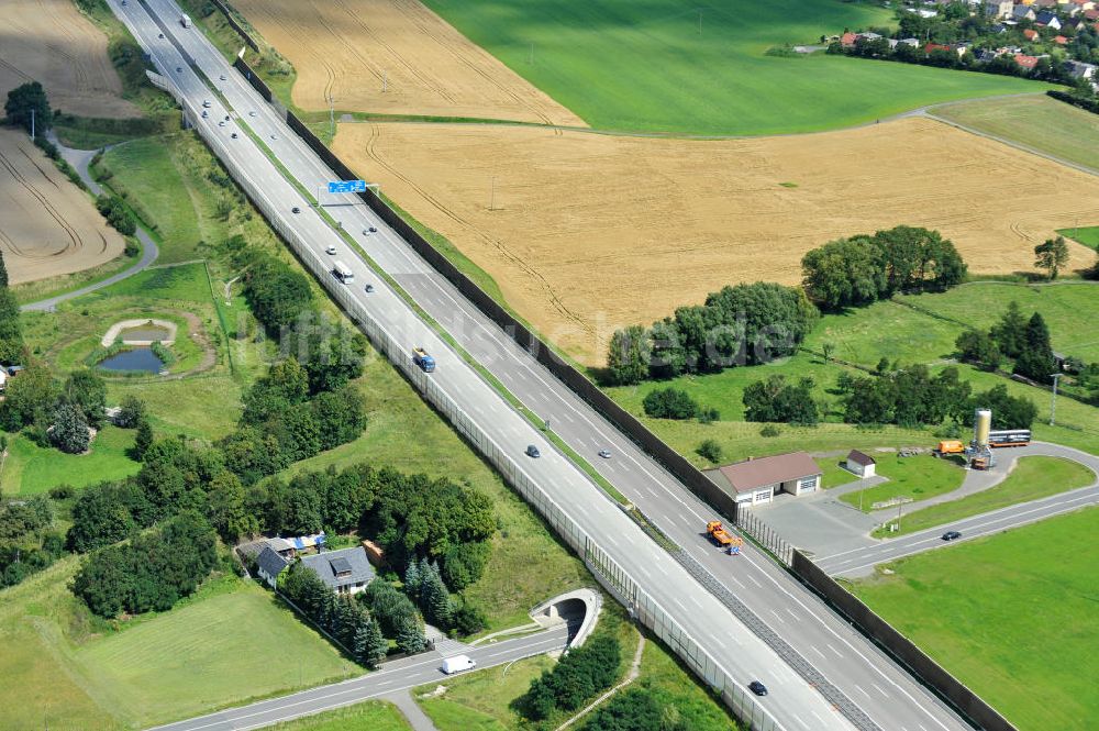 Luftbild Triptis - Bauwerke und Streckenführung der BAB Bundesautobahn A9 bei Triptis in Thüringen