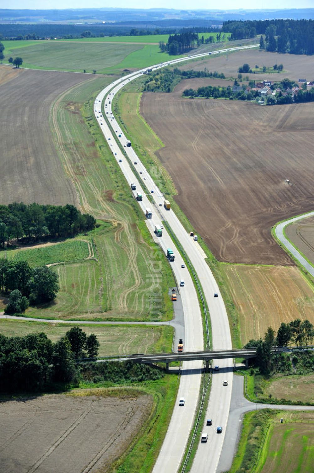 Triptis aus der Vogelperspektive: Bauwerke und Streckenführung der BAB Bundesautobahn A9 bei Triptis in Thüringen