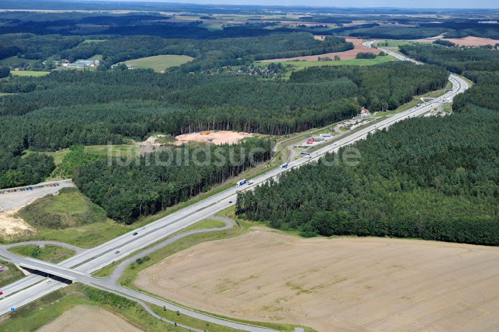 Luftbild Triptis - Bauwerke und Streckenführung der BAB Bundesautobahn A9 bei Triptis in Thüringen