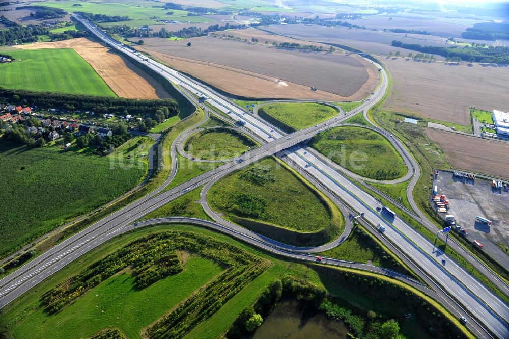 Luftbild Triptis - Bauwerke und Streckenführung der BAB Bundesautobahn A9 bei Triptis in Thüringen