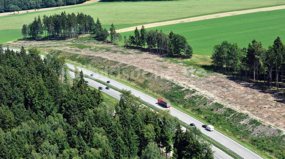 Wüstenwetzdorf von oben - Bauwerke und Streckenführung der BAB Bundesautobahn A9 bei Wüstenwetzdorf in Thüringen