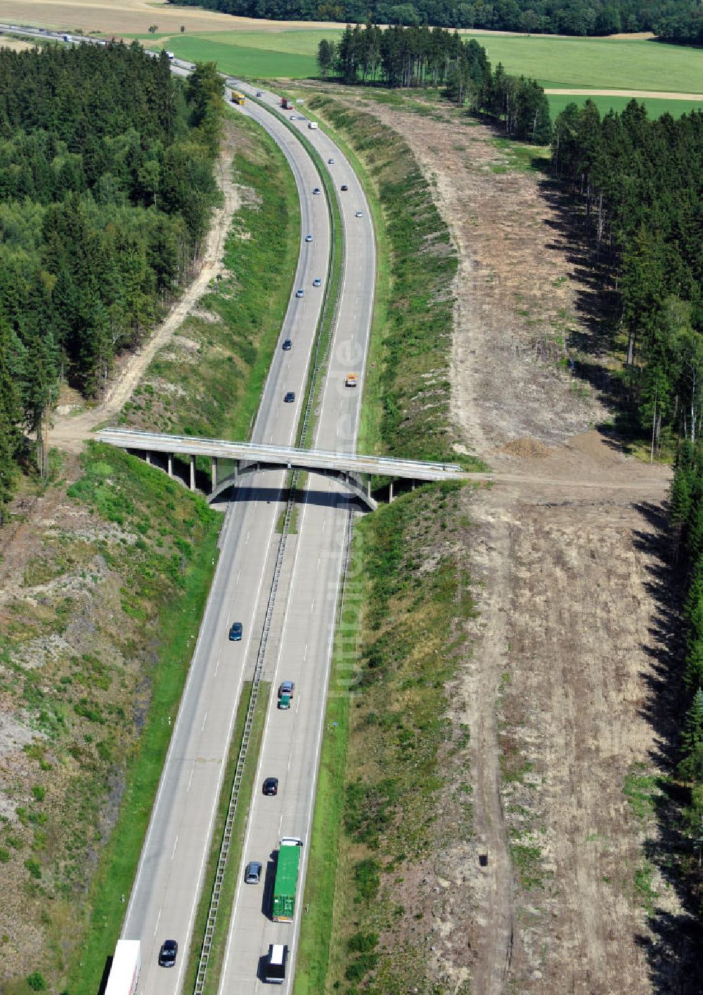 Wüstenwetzdorf von oben - Bauwerke und Streckenführung der BAB Bundesautobahn A9 bei Wüstenwetzdorf in Thüringen