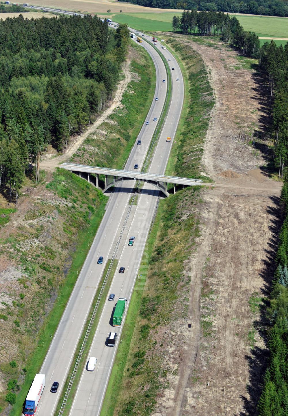 Wüstenwetzdorf aus der Vogelperspektive: Bauwerke und Streckenführung der BAB Bundesautobahn A9 bei Wüstenwetzdorf in Thüringen