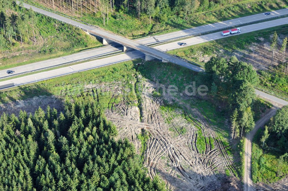 Wüstenwetzdorf von oben - Bauwerke und Streckenführung der BAB Bundesautobahn A9 bei Wüstenwetzdorf in Thüringen