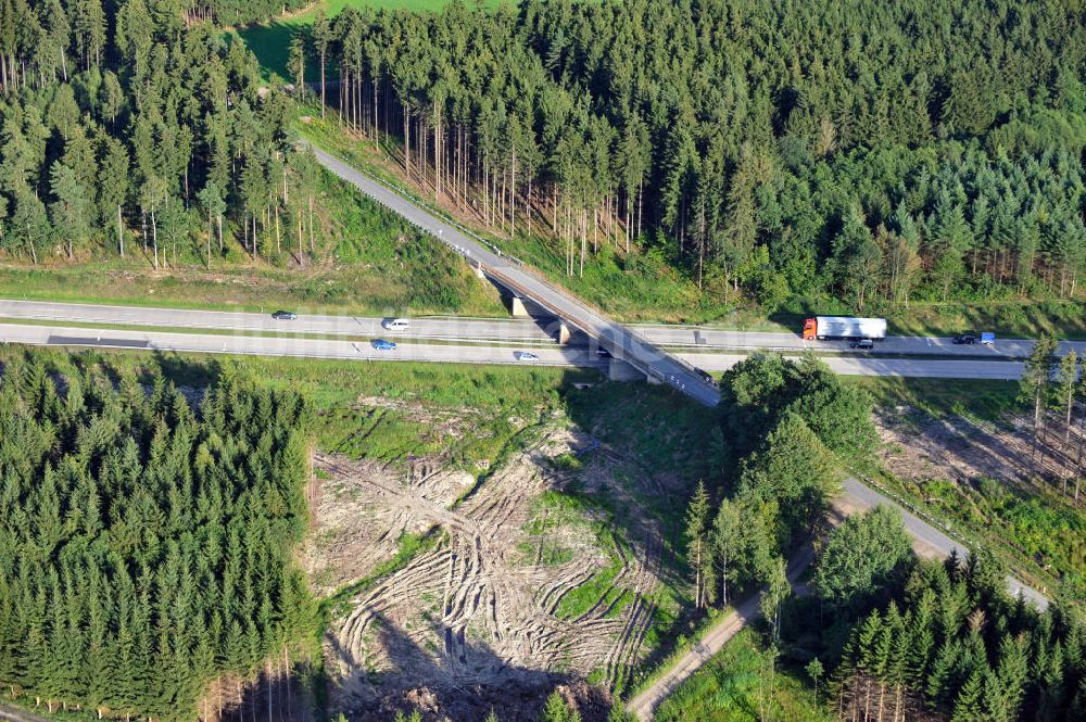 Wüstenwetzdorf aus der Vogelperspektive: Bauwerke und Streckenführung der BAB Bundesautobahn A9 bei Wüstenwetzdorf in Thüringen