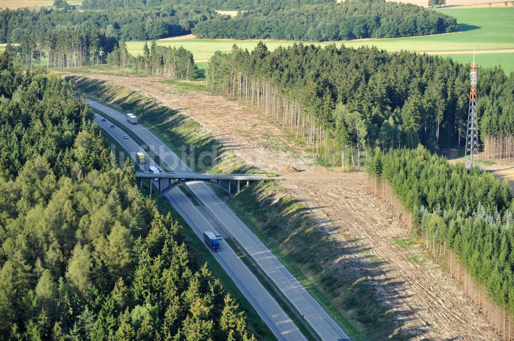 Luftaufnahme Wüstenwetzdorf - Bauwerke und Streckenführung der BAB Bundesautobahn A9 bei Wüstenwetzdorf in Thüringen