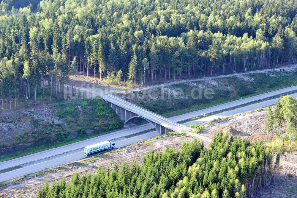 Wüstenwetzdorf von oben - Bauwerke und Streckenführung der BAB Bundesautobahn A9 bei Wüstenwetzdorf in Thüringen