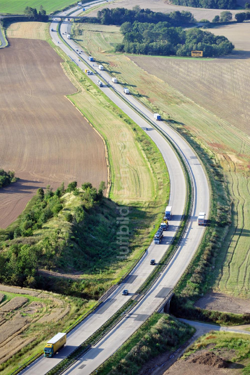 Luftaufnahme Wüstenwetzdorf - Bauwerke und Streckenführung der BAB Bundesautobahn A9 bei Wüstenwetzdorf in Thüringen