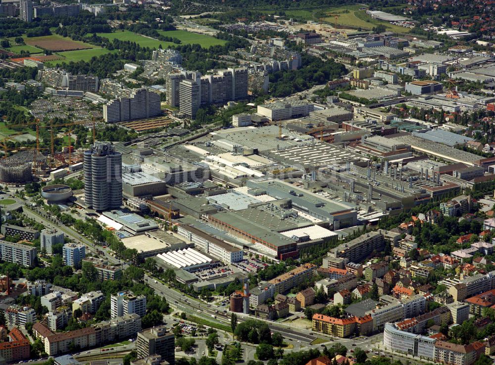 Luftaufnahme München - Bayerische Motorenwerke (BMW) in München