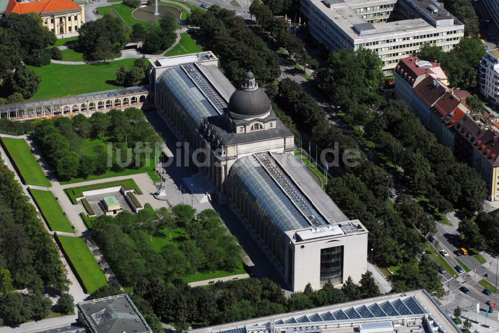 München von oben - Bayerische Staatskanzlei in München