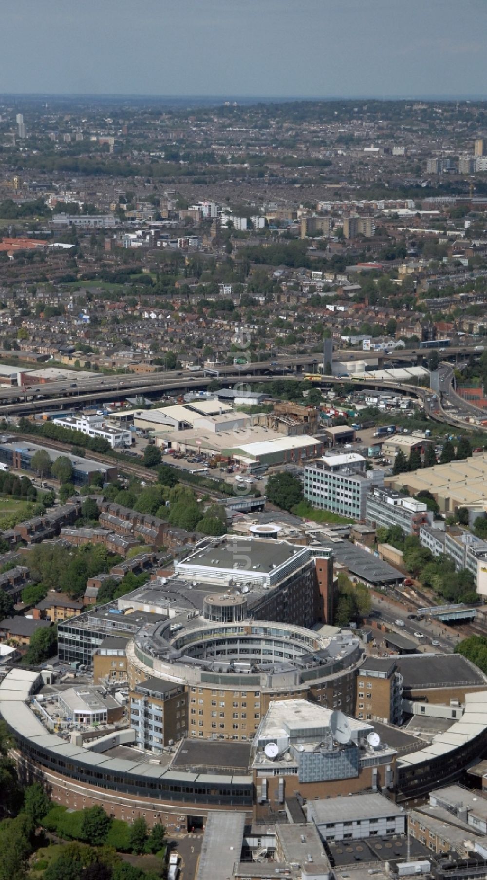 Luftbild London - BBC Televison Centre, dem Hauptsitz der BBC in London