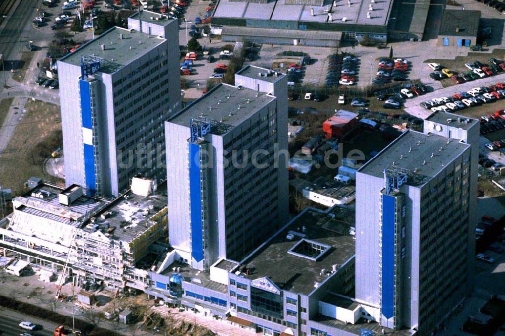 Berlin-Hohenschönhausen aus der Vogelperspektive: BCA-Hotelumbau an der Landsberger Allee