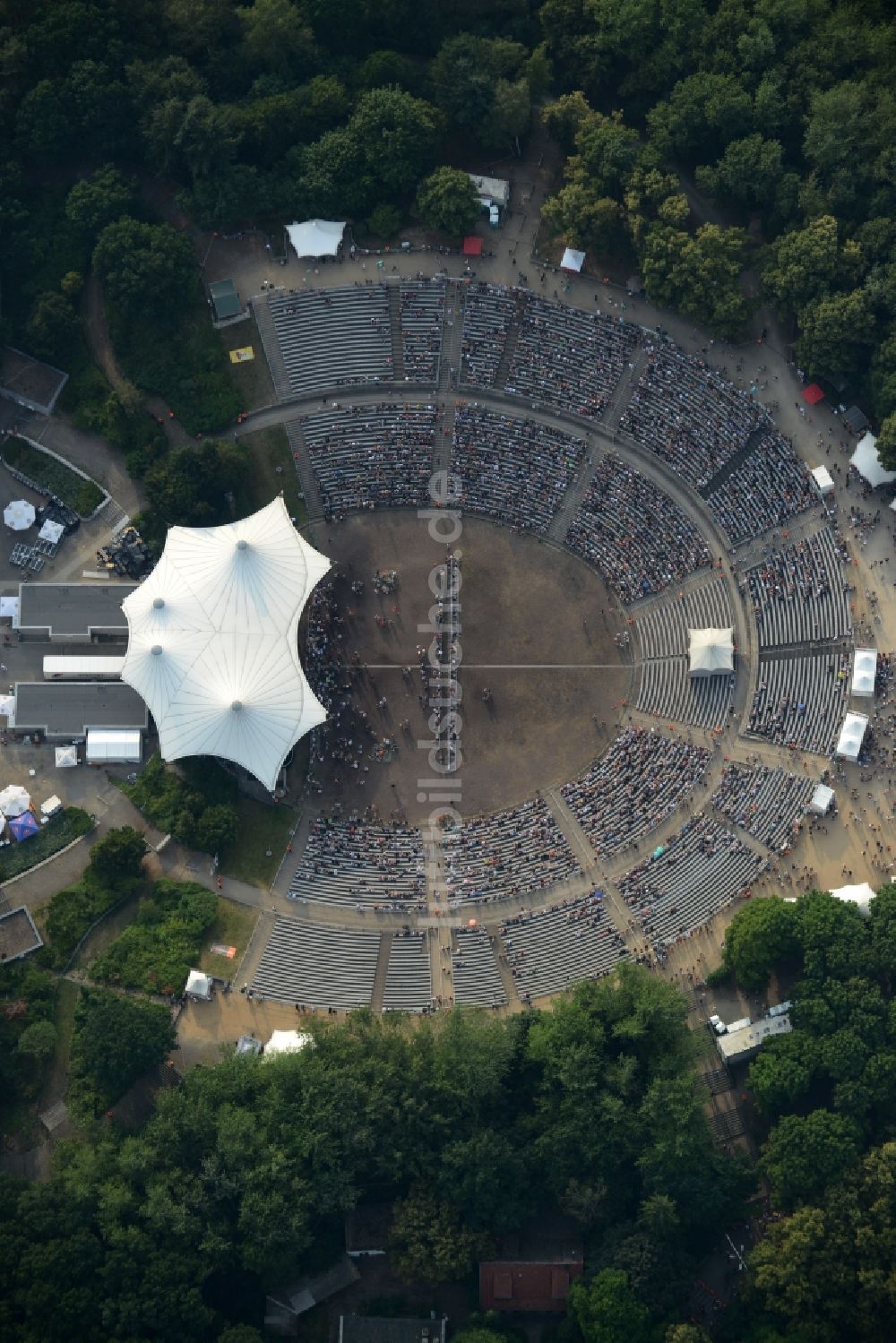 Luftbild Berlin - Beatsteaks - 20! Musik- Konzert auf der Freilichtbühne Kindl-Bühne Wuhlheide in Berlin