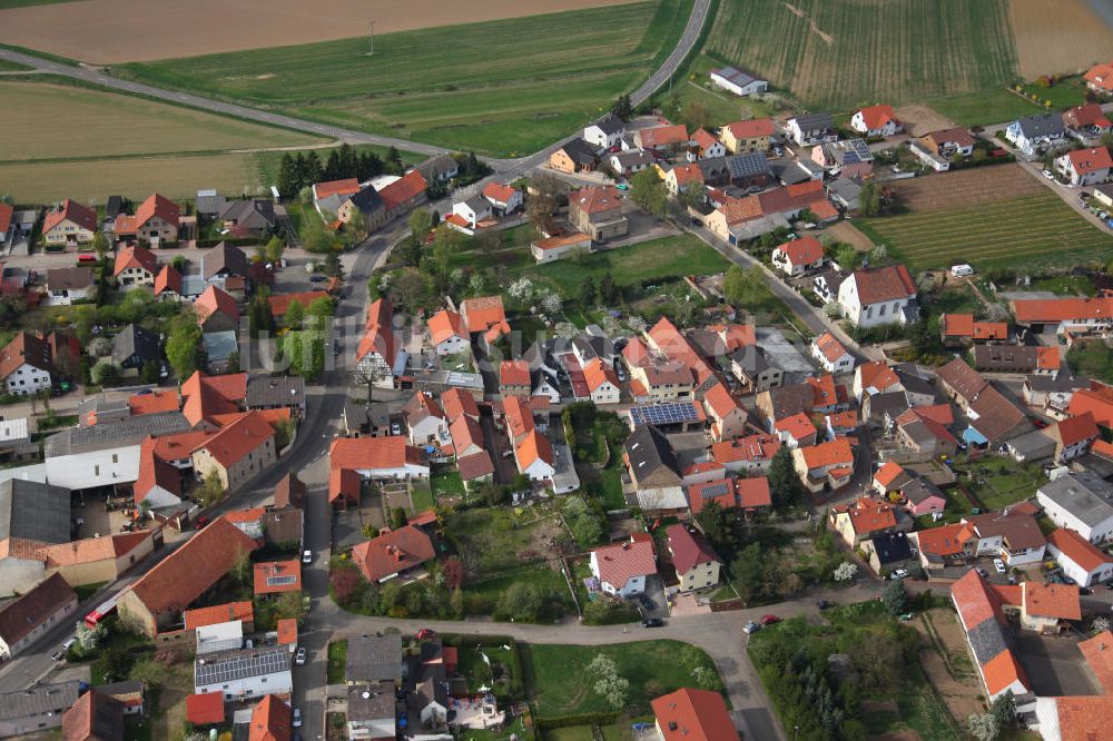 Bechenheim von oben - Bechenheim im Landkreis Alzey-Worms in Rheinland-Pfalz