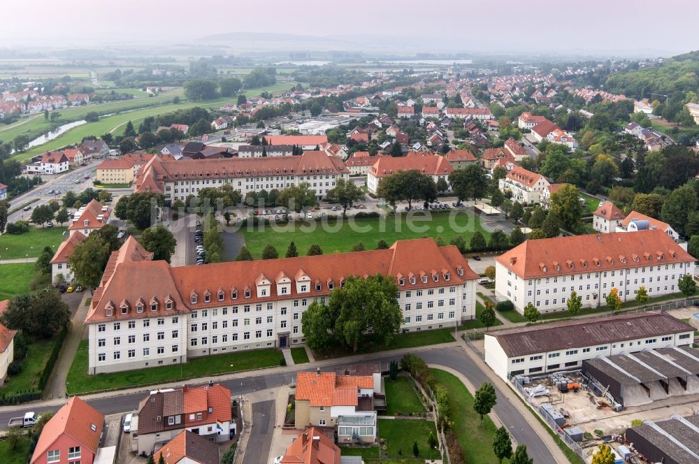 Northeim von oben - Behördengebäude am Scharnhorstplatz in Northeim im Bundesland Niedersachsen