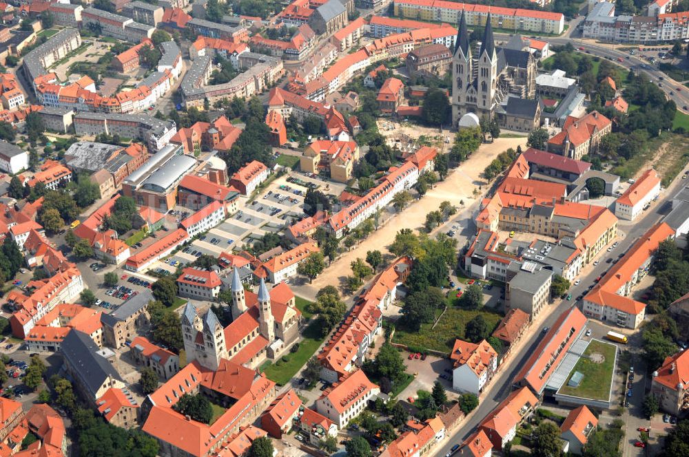 Luftaufnahme Halberstadt - Beide Gotteshäuser sind Teil der Strasse der Romanik, welche durch Sachsen-Anhalt führt