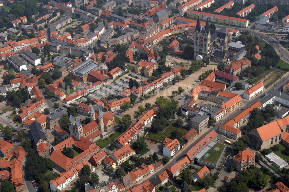 Halberstadt von oben - Beide Gotteshäuser sind Teil der Strasse der Romanik, welche durch Sachsen-Anhalt führt