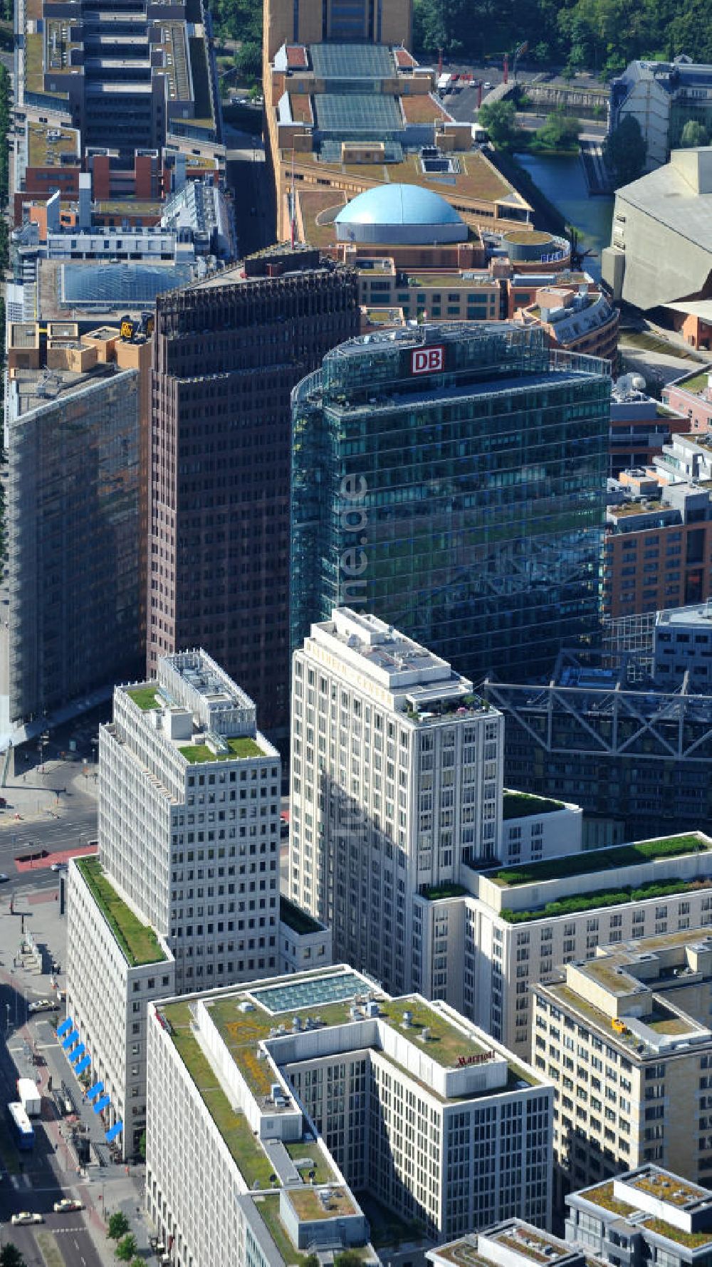 Berlin - Tiergarten aus der Vogelperspektive: Beisheim Center am Potsdamer Platz im Berliner Ortsteil Tiergarten